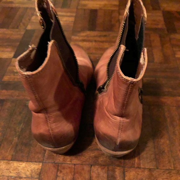 Booties by Sam Edelman - Picture 4 of 4